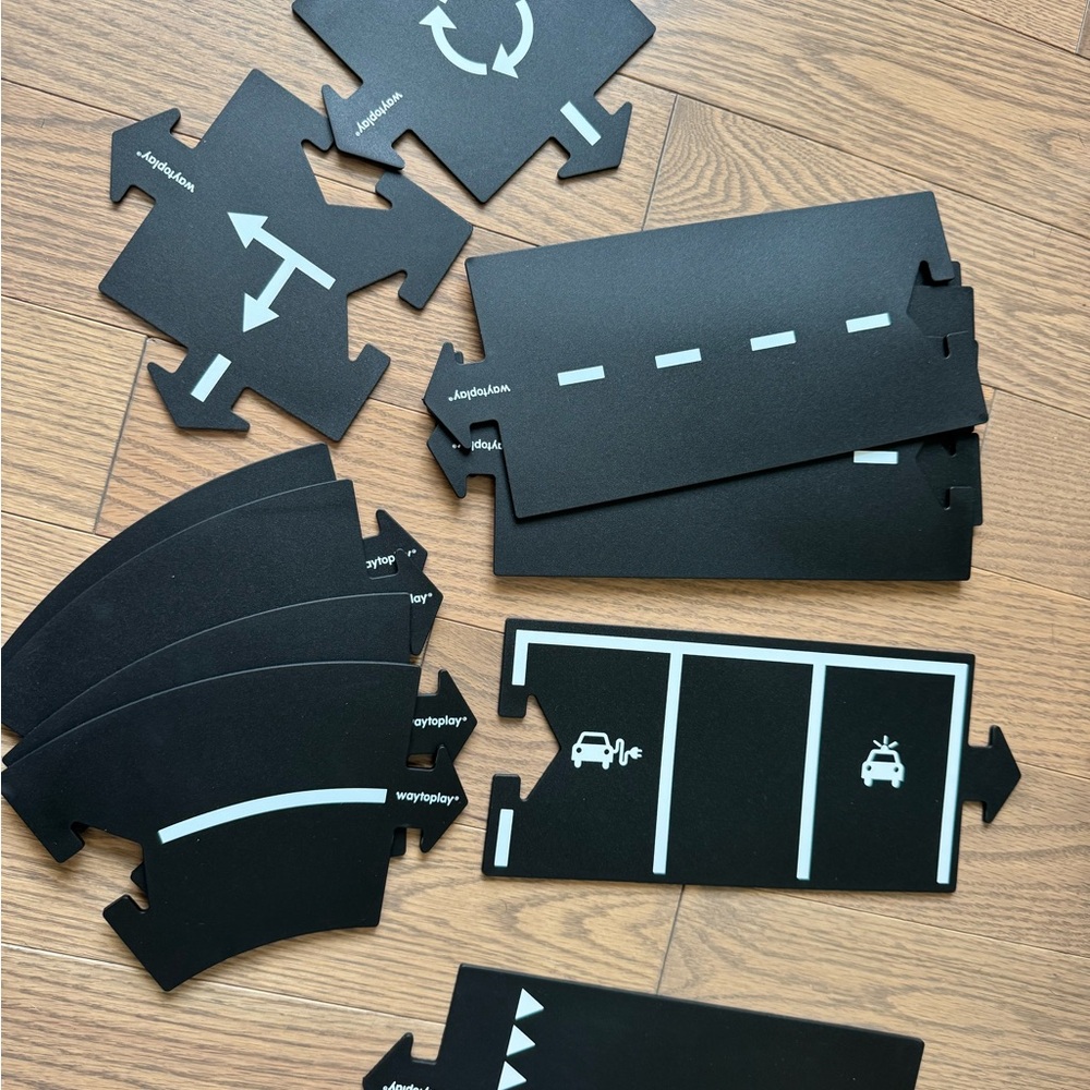 WayToplay Black Flexible Road Playset Pieces - Black - Unused